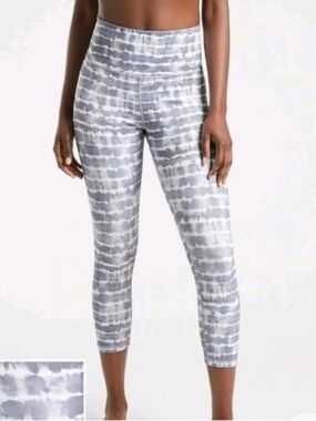 Athleta Gray and White Tie-Dye High-Waist Capri Leggings